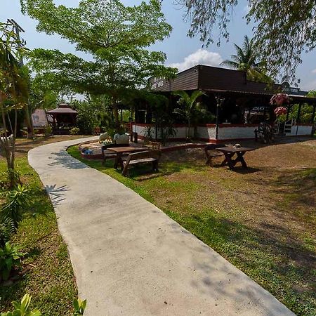 Cowboy Farm Resort Pattaya Ban Huai Yai Exterior photo