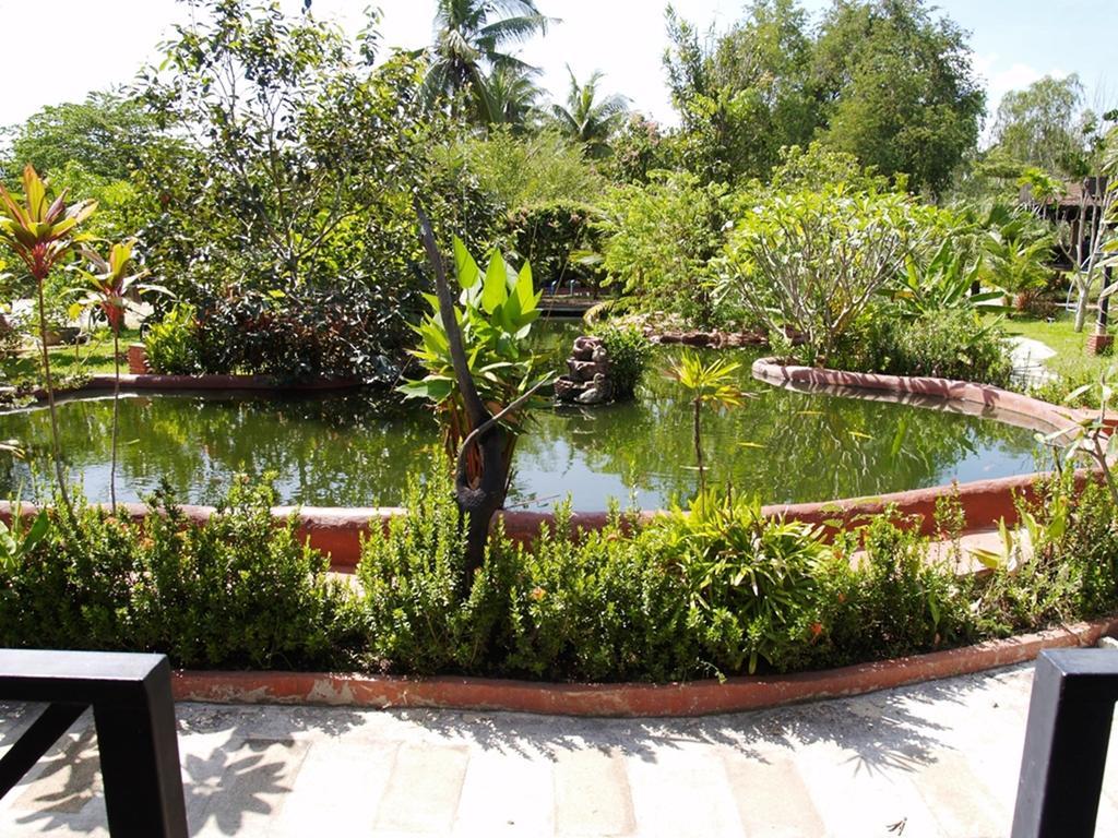 Cowboy Farm Resort Pattaya Ban Huai Yai Exterior photo